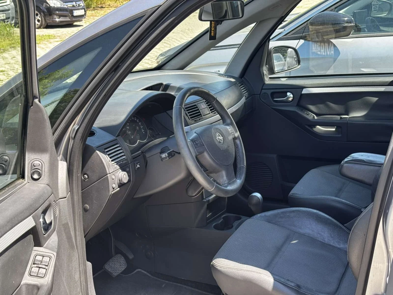 Opel Meriva 1.6 газ/автомат, снимка 10 - Автомобили и джипове - 54591230