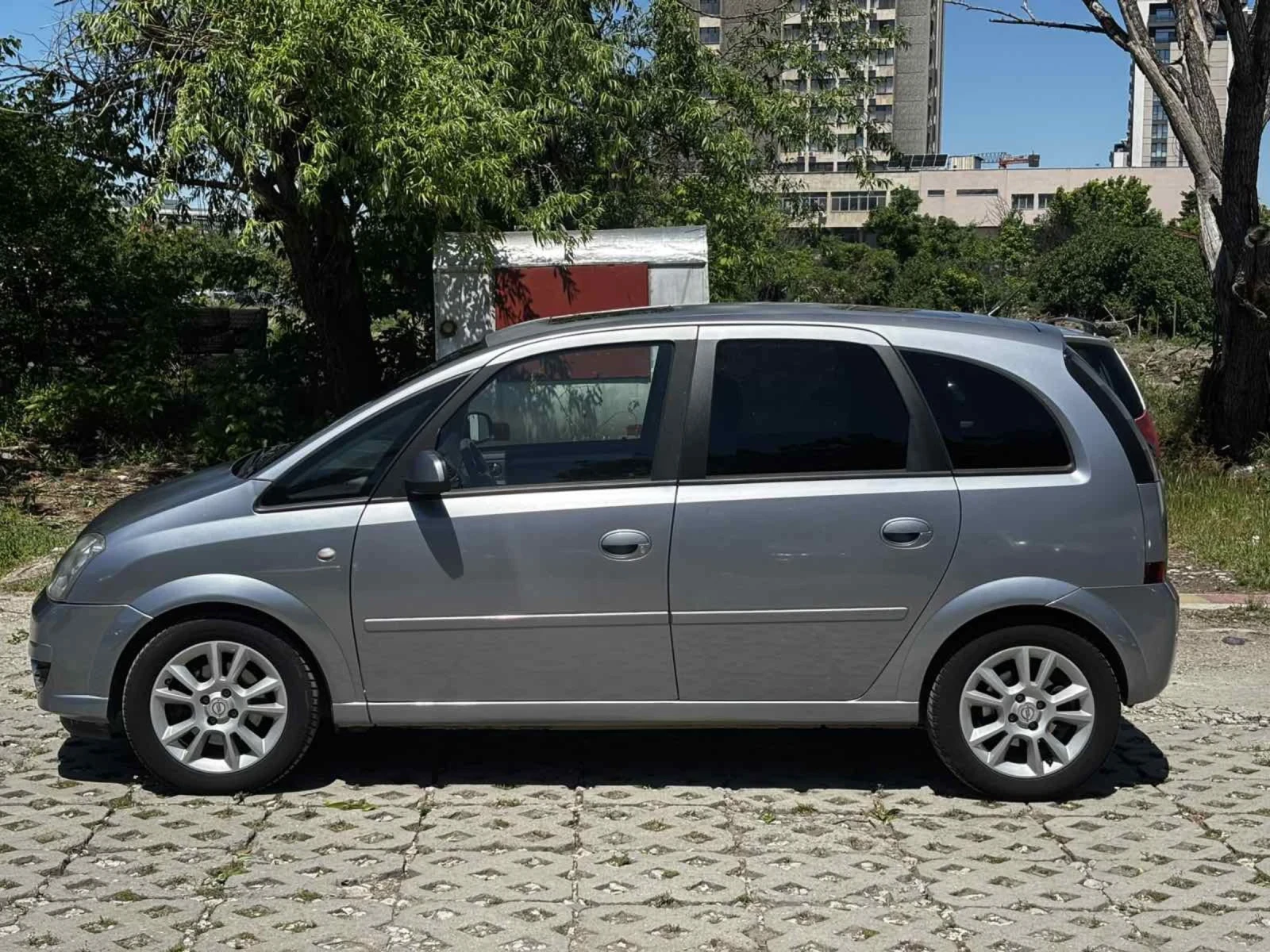 Opel Meriva 1.6 газ/автомат, снимка 4 - Автомобили и джипове - 54591230