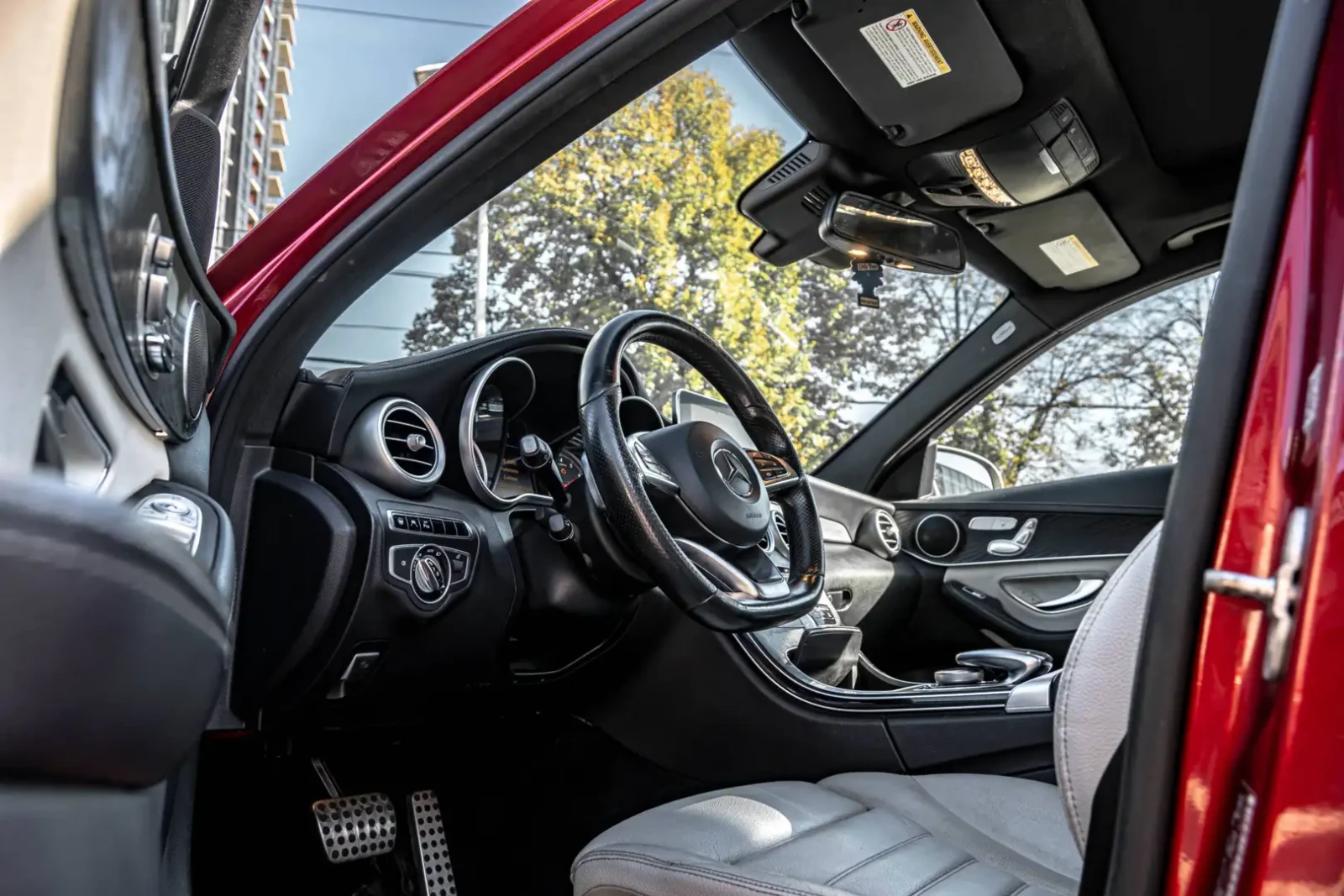 Mercedes-Benz C 300 4MATIC, снимка 11 - Автомобили и джипове - 55024877