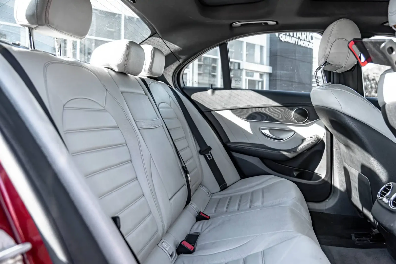 Mercedes-Benz C 300 4MATIC, снимка 14 - Автомобили и джипове - 55024877