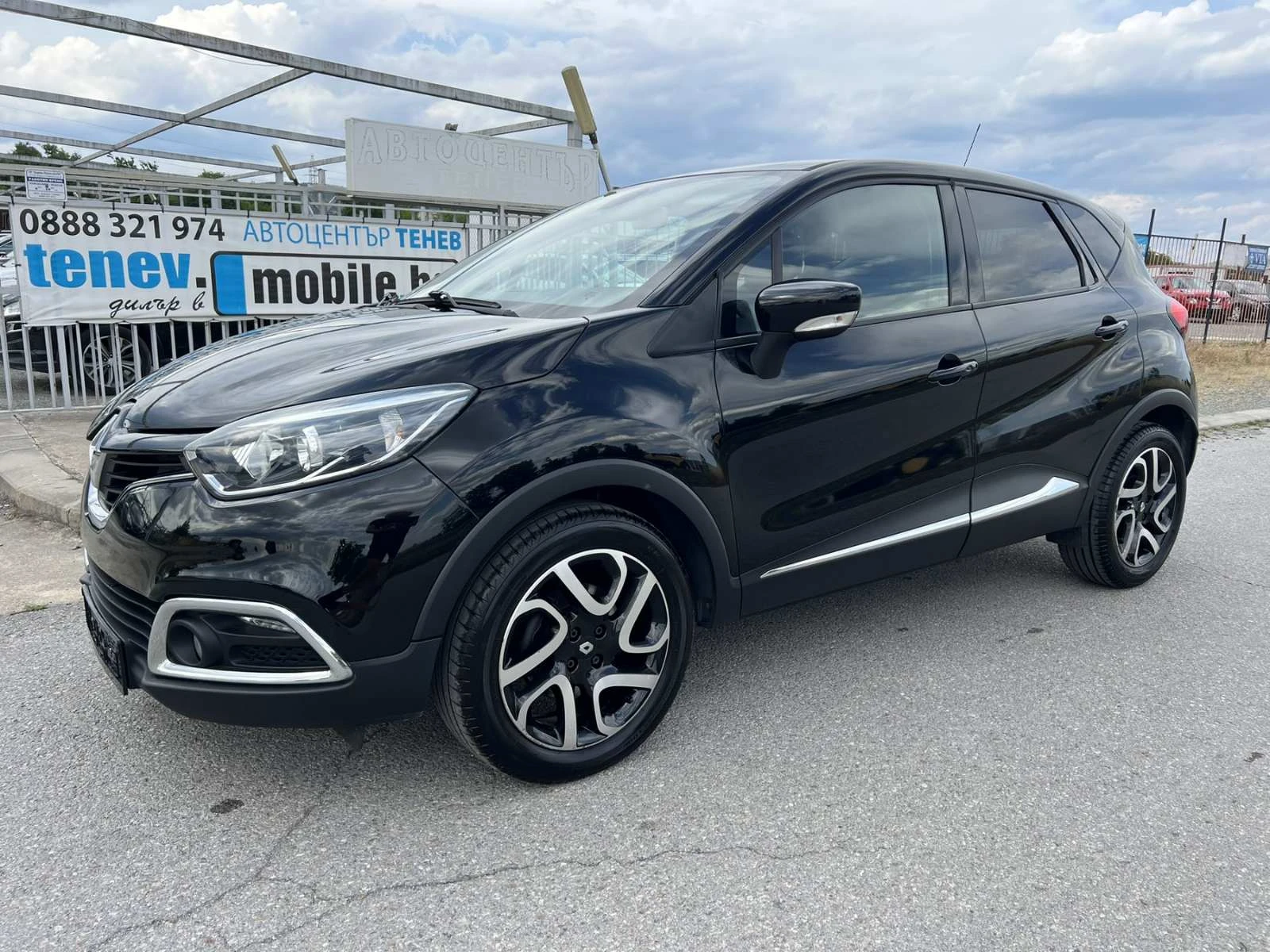 Renault Captur 1.2, снимка 3 - Автомобили и джипове - 55031721