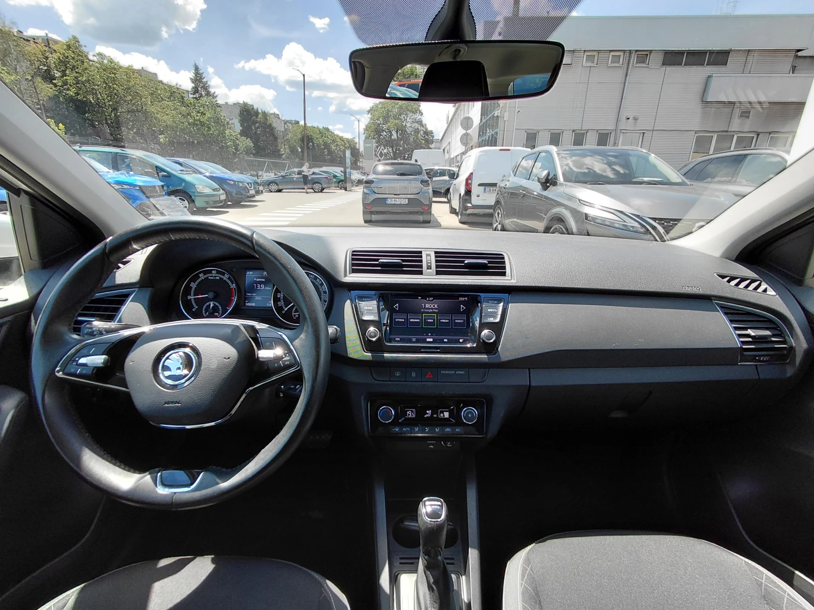 Skoda Fabia 1.0TSi/95k.c./Business / Automatic, снимка 8 - Автомобили и джипове - 55221035