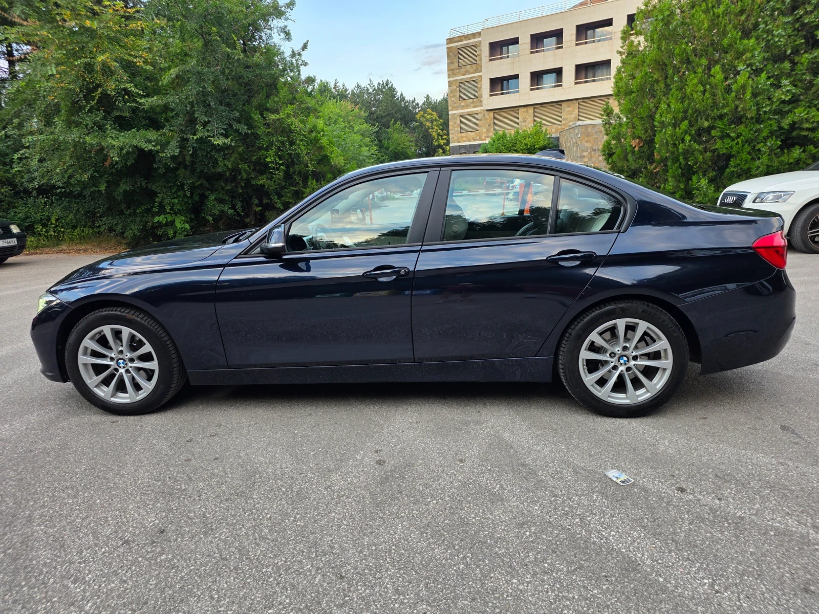 BMW 320, снимка 10 - Автомобили и джипове - 55236294
