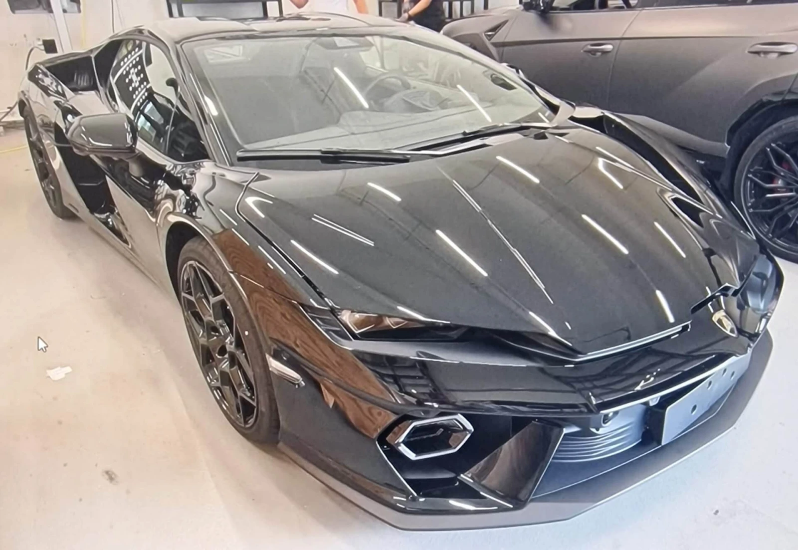 Lamborghini Temerario 4.0 PHEV/4WD/Очакван внос, снимка 2 - Автомобили и джипове - 55245111