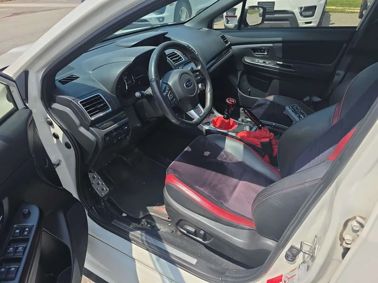 Subaru WRX  STI  2.5L / РЪЧКА / АЛКАНТАРА , снимка 5 - Автомобили и джипове - 55391945
