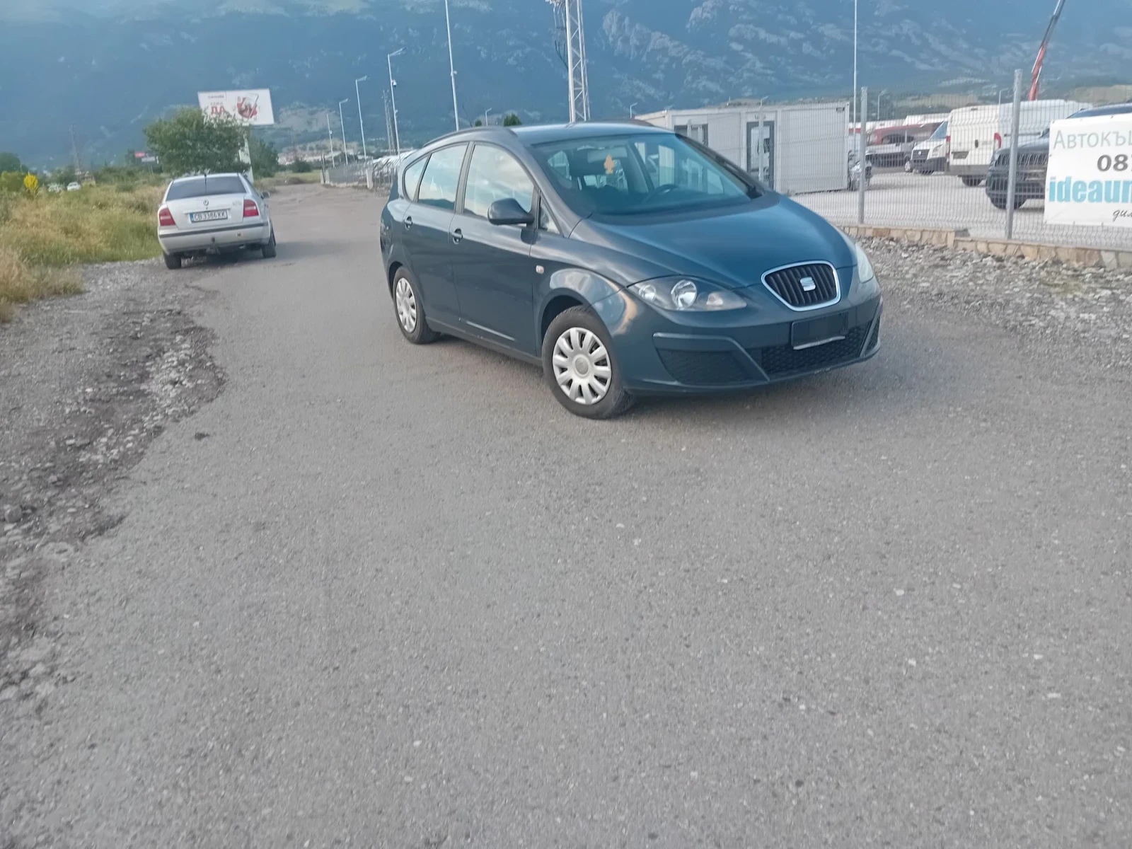 Seat Altea 1.6 102k.s Gaz Xl, снимка 4 - Автомобили и джипове - 56180743
