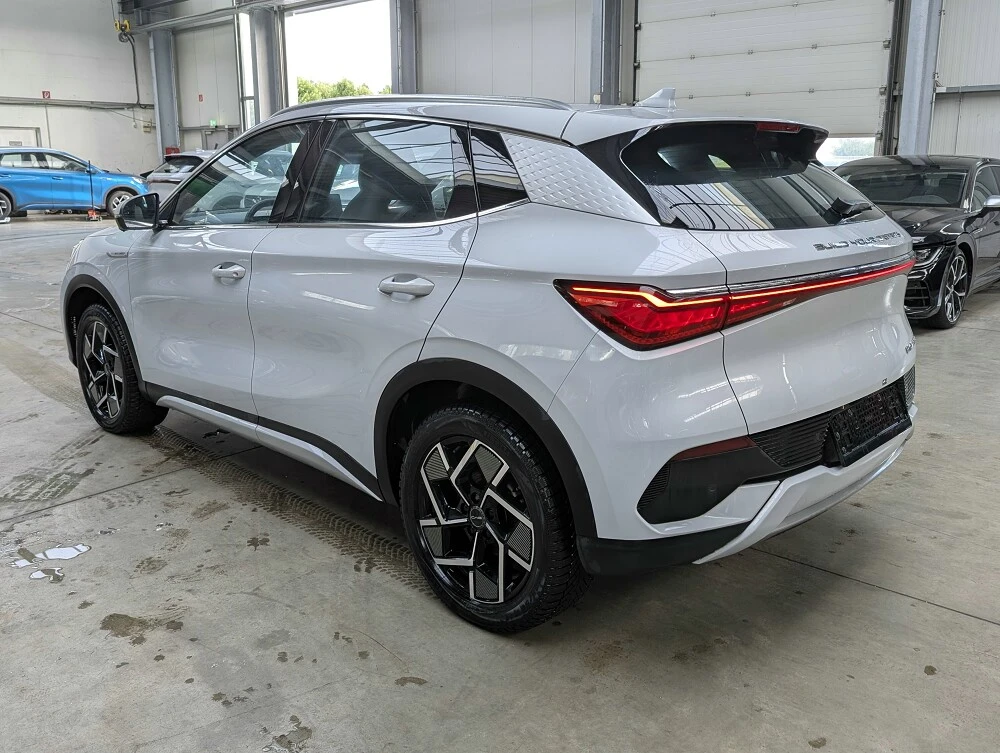 BYD Atto3 Active / / PANO / / 60.5kWh, снимка 6 - Автомобили и джипове - 56205725