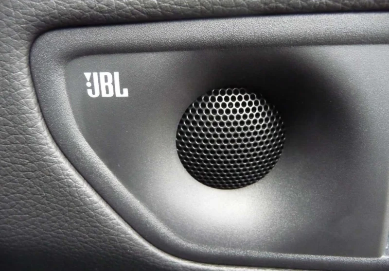 Toyota Land cruiser 4x4 JBL, снимка 15 - Автомобили и джипове - 48361444