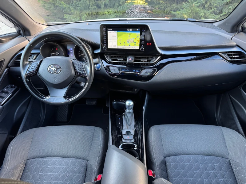 Toyota C-HR 1.8 HYBRID FACE-LIFT NAVI CARPLAY LED , снимка 11 - Автомобили и джипове - 48950913