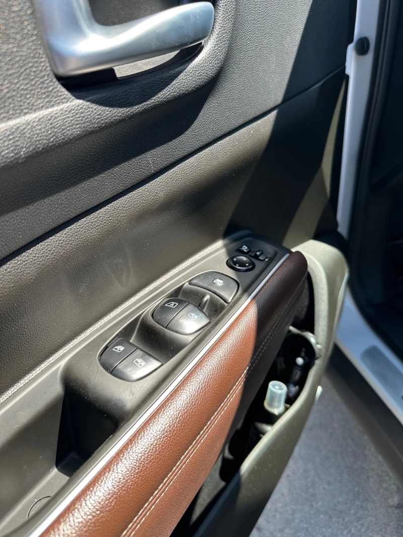 Renault Koleos 4x4 , снимка 15 - Автомобили и джипове - 52207958