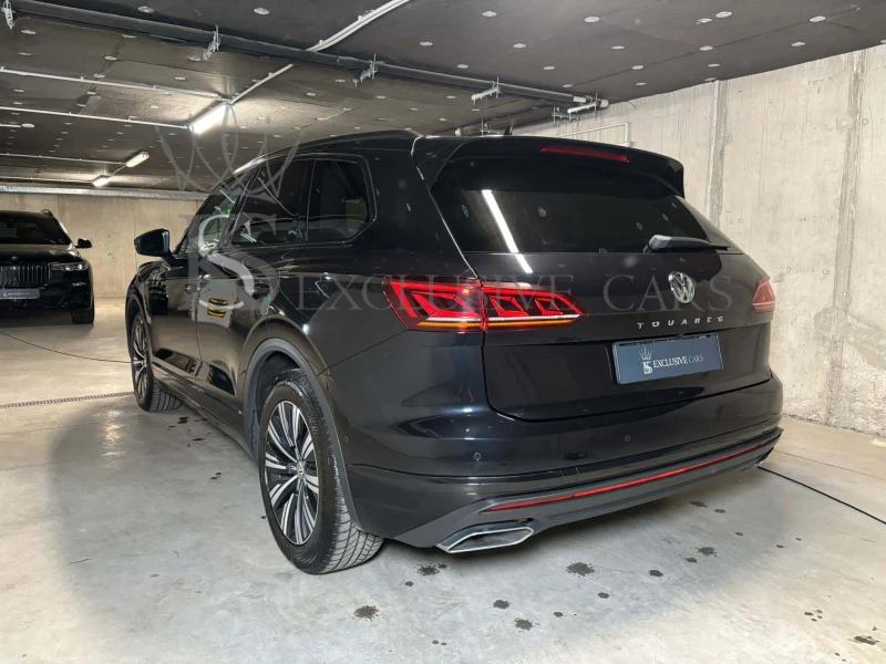 VW Touareg 3.0 TDI* 4MOTION* LED* НОВ МОТОР НА 46000 КМ, снимка 6 - Автомобили и джипове - 52553048