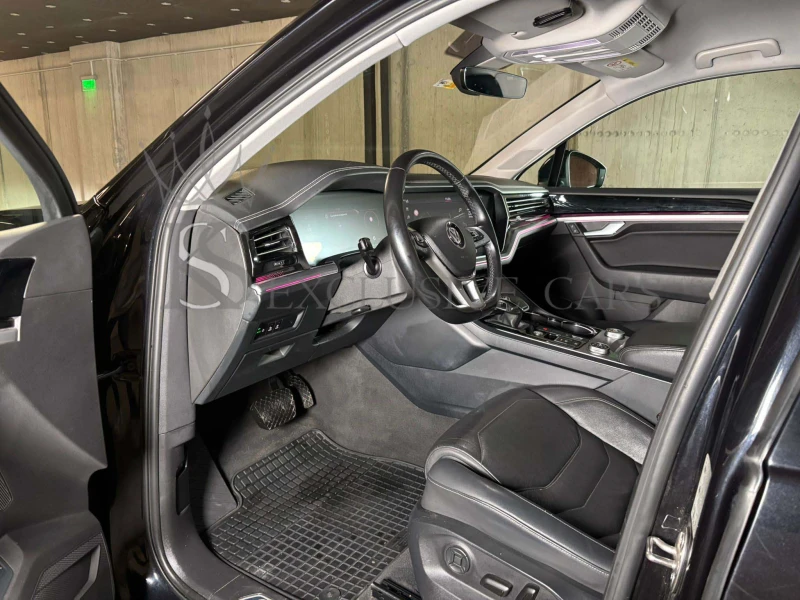 VW Touareg 3.0 TDI* 4MOTION* LED* НОВ МОТОР НА 46000 КМ, снимка 8 - Автомобили и джипове - 52553048