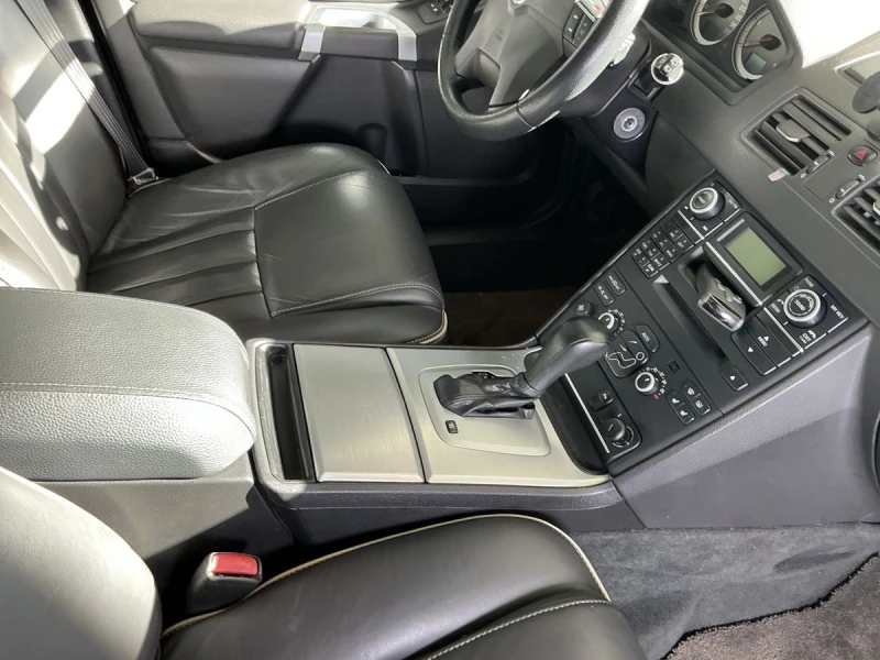 Volvo Xc90 Summun | 200 к.с. | D5 | ПЪЛНА СЕРВИЗНА ИСТОРИЯ, снимка 9 - Автомобили и джипове - 52897798