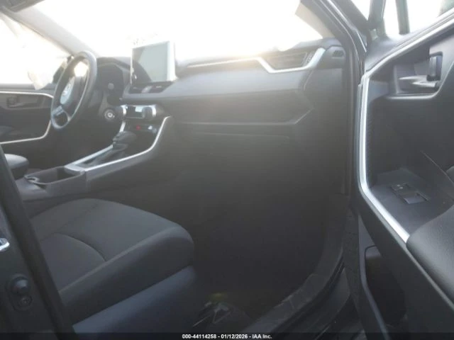 Toyota Rav4 15k km* LE* Камера* High Beam*  - изображение 10