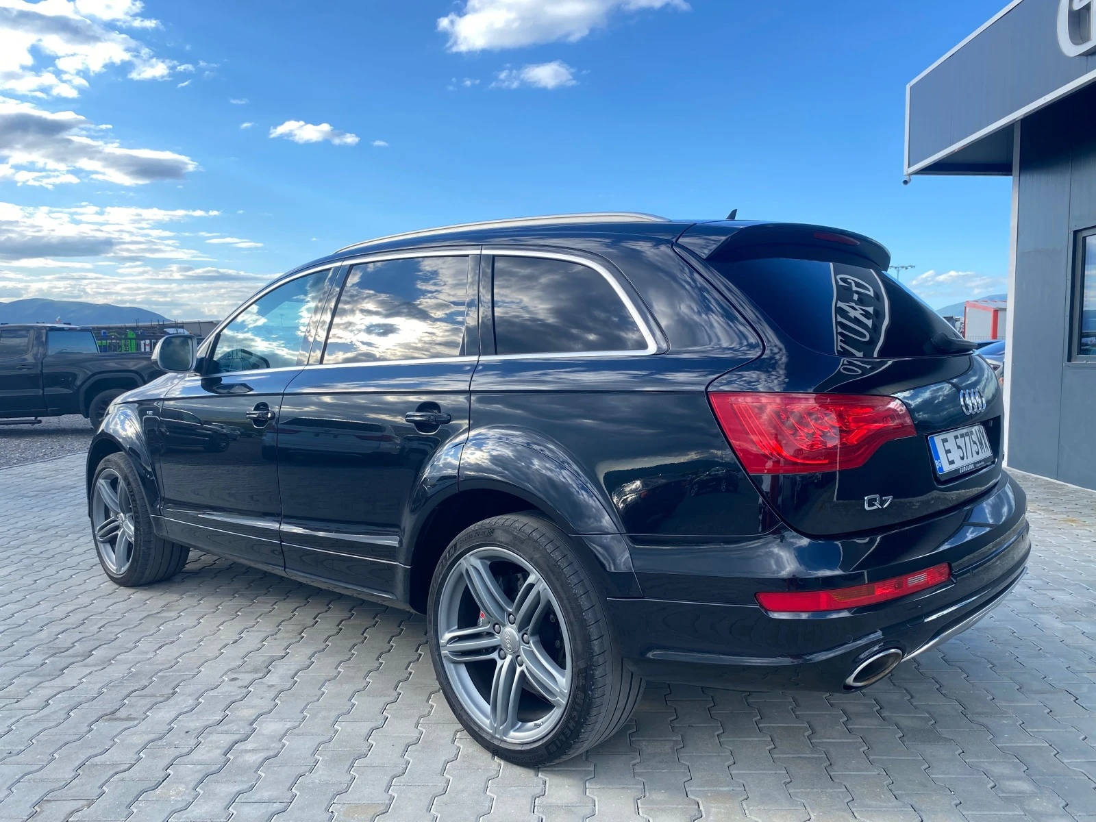 Audi Q7 6.0 TDI V12 - изображение 6