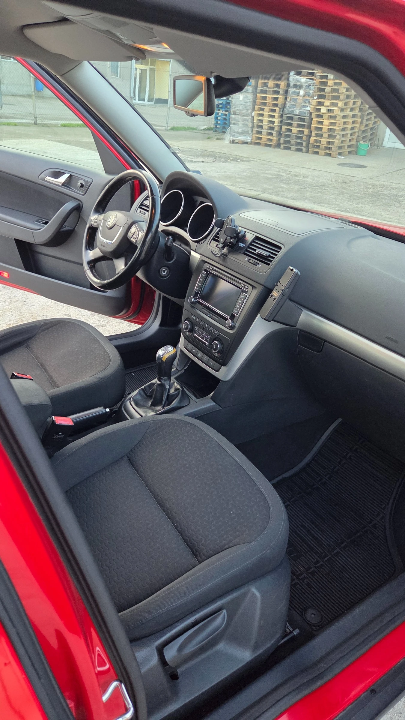 Skoda Yeti 2.0 TDI 4х4 , снимка 15 - Автомобили и джипове - 53698046