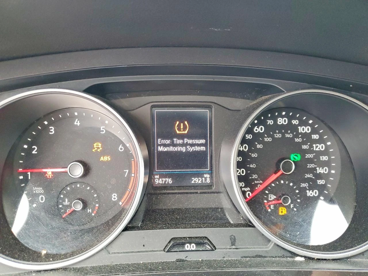 VW Tiguan 2.0* 4Х4* SE* РЕАЛНИ КМ!, снимка 11 - Автомобили и джипове - 54152889