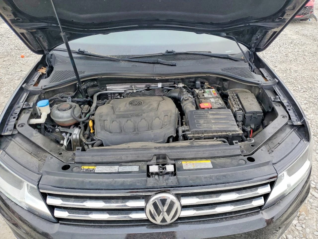 VW Tiguan 2.0* 4Х4* SE* РЕАЛНИ КМ!, снимка 12 - Автомобили и джипове - 54152889