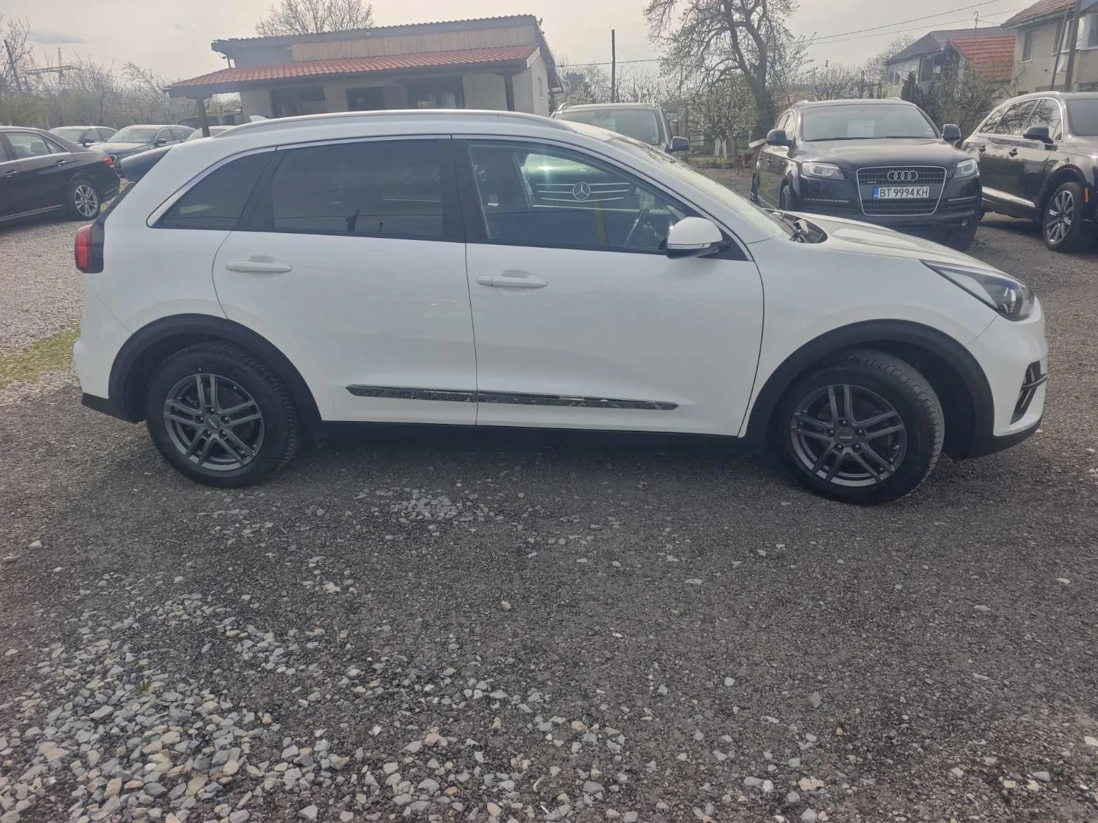 Kia Niro 1.6 PLUG IN HIBRID, снимка 3 - Автомобили и джипове - 54206443