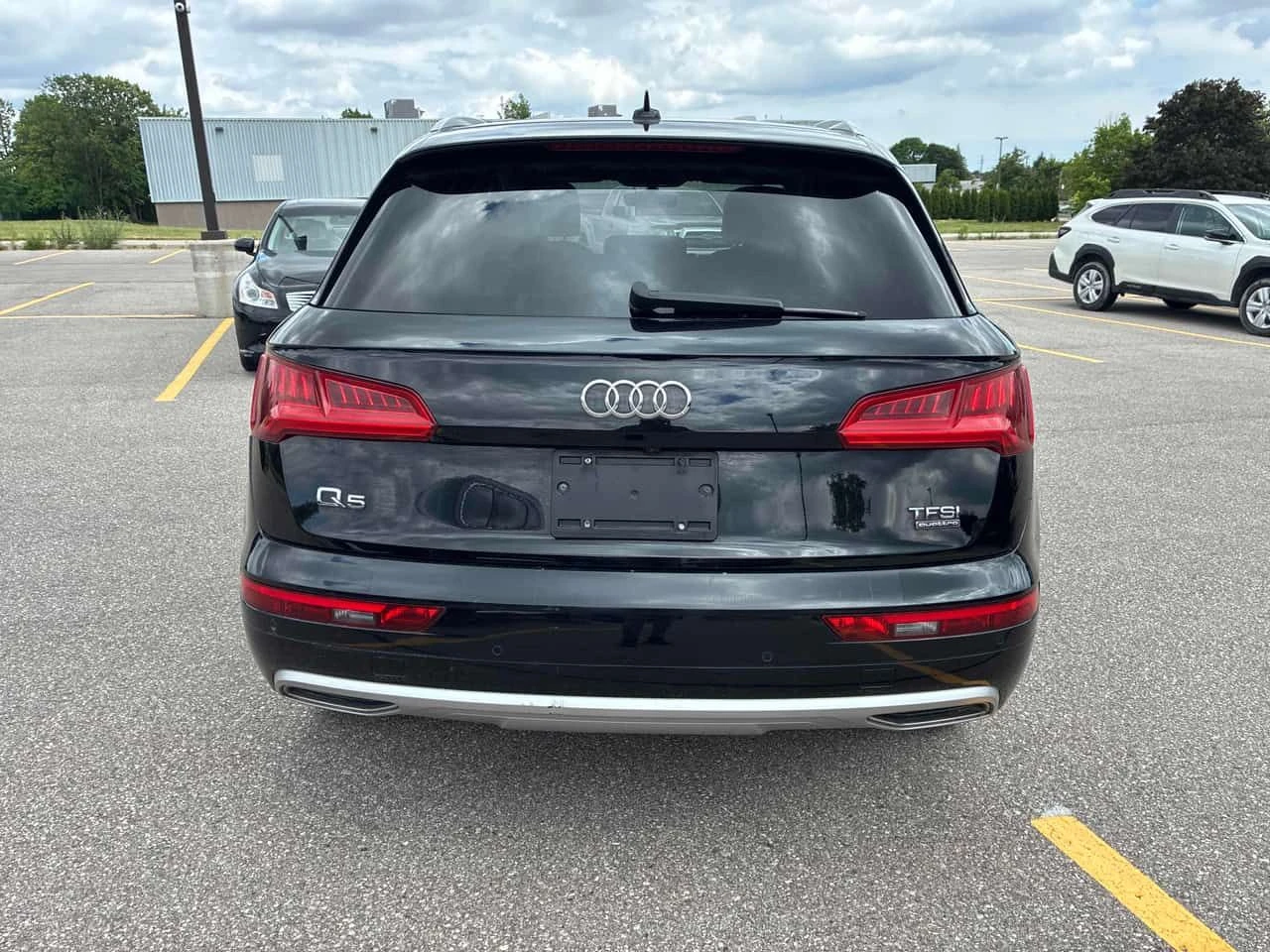 Audi Q5 * Progressiv * CARFAX * 360 * ПАНО * КЛИП НА МОТОР, снимка 4 - Автомобили и джипове - 54938092