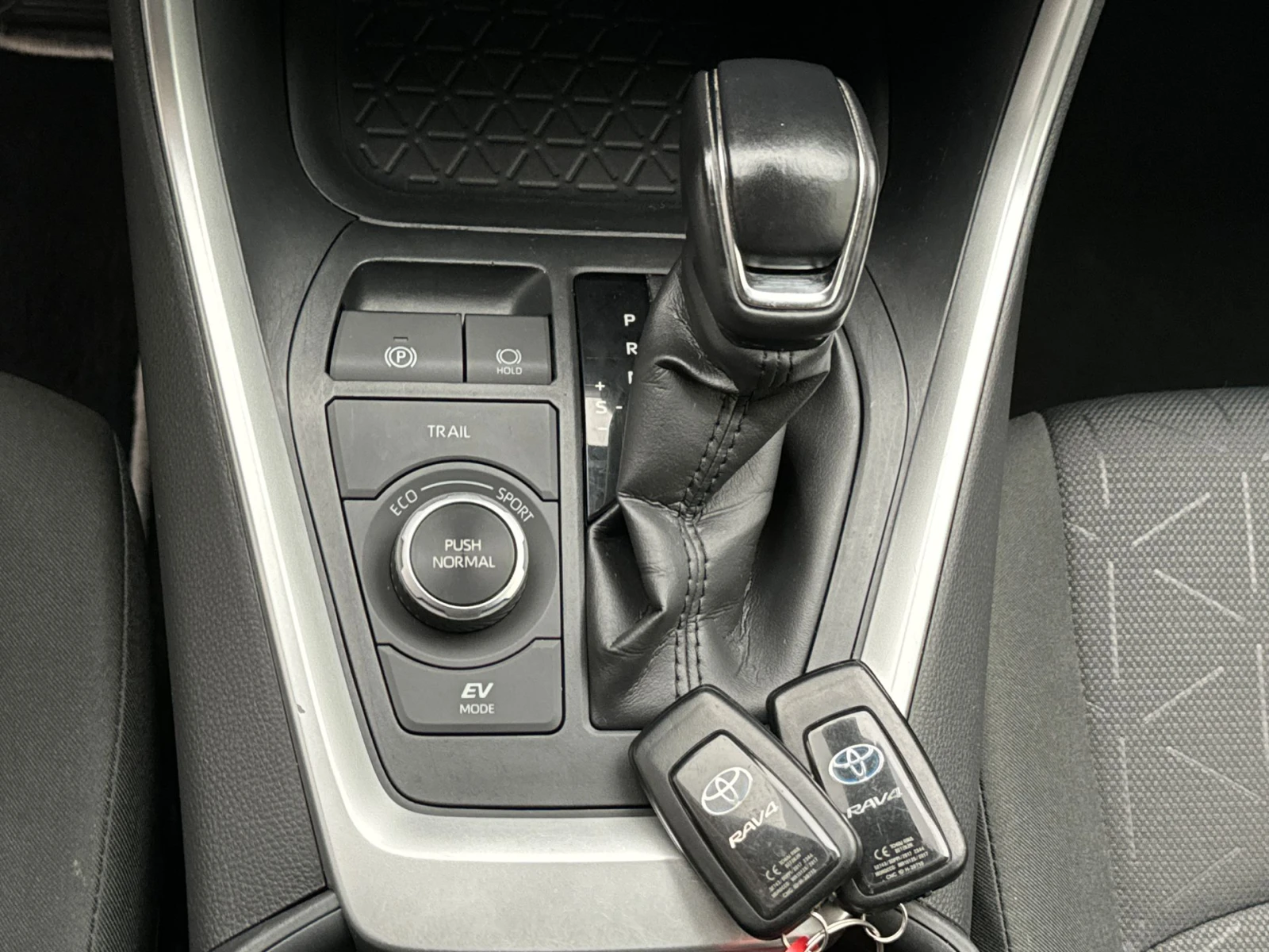 Toyota Rav4 EU - 2.5 Dynamic - AWD - Hybrid, снимка 9 - Автомобили и джипове - 54959248