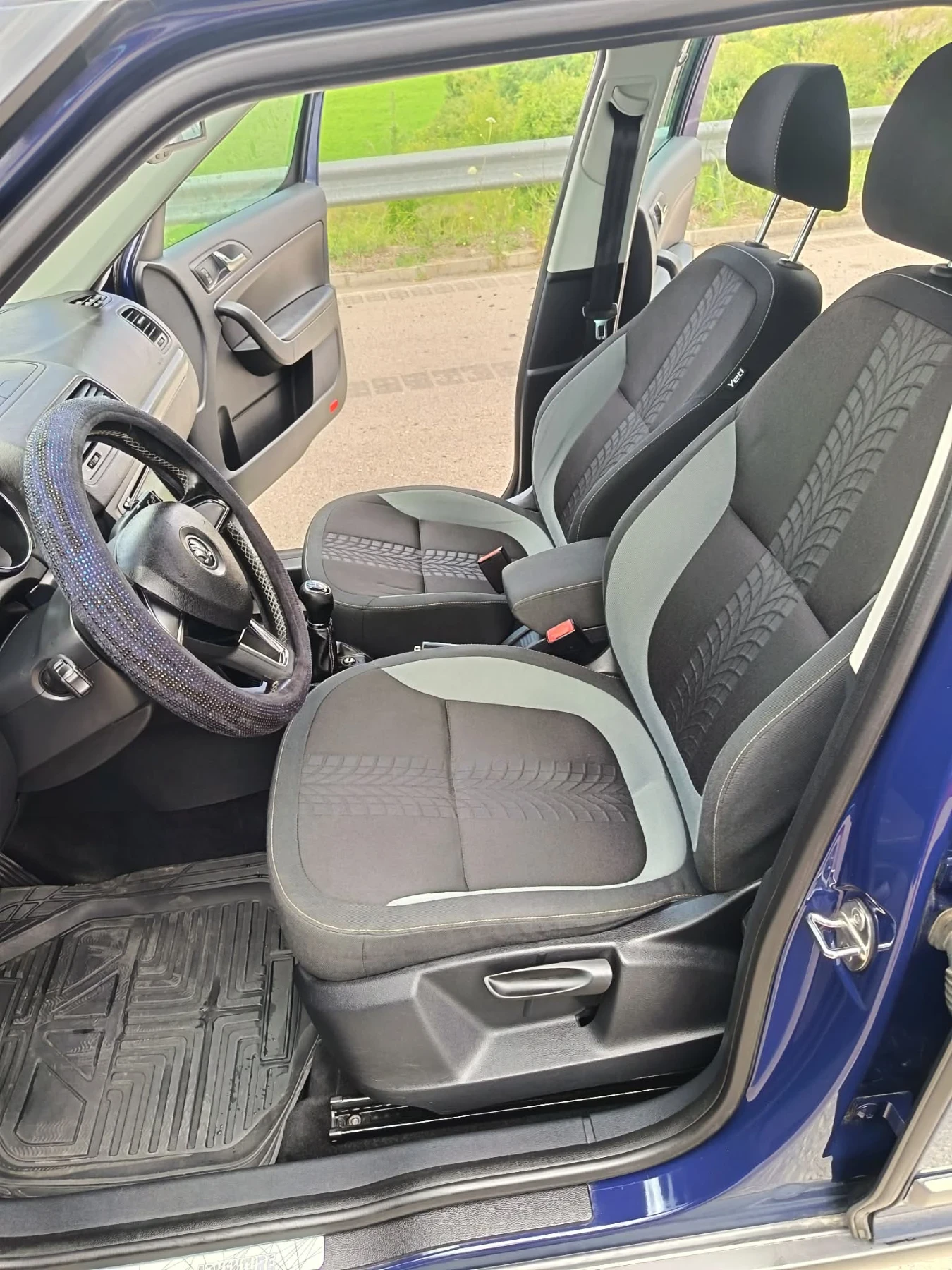 Skoda Yeti 1.8 TSI 4X4  FACELIFT , снимка 11 - Автомобили и джипове - 55399724