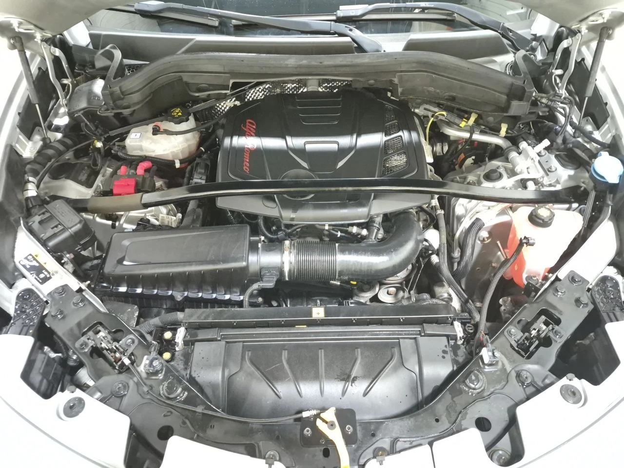 Alfa Romeo Stelvio TI, снимка 16 - Автомобили и джипове - 55723072