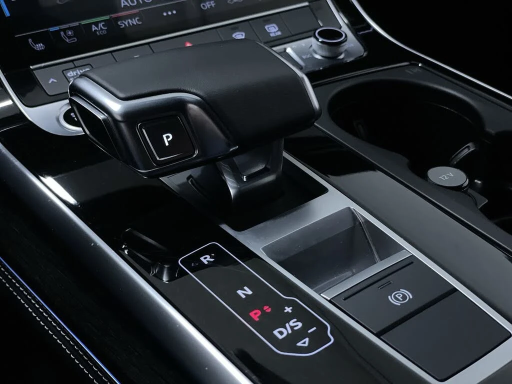 Audi Q8 55TFSI* DISTRONIC* ОБДУХ* ПАНОРАМА* КРАЙНА ЦЕНА, снимка 14 - Автомобили и джипове - 56100973