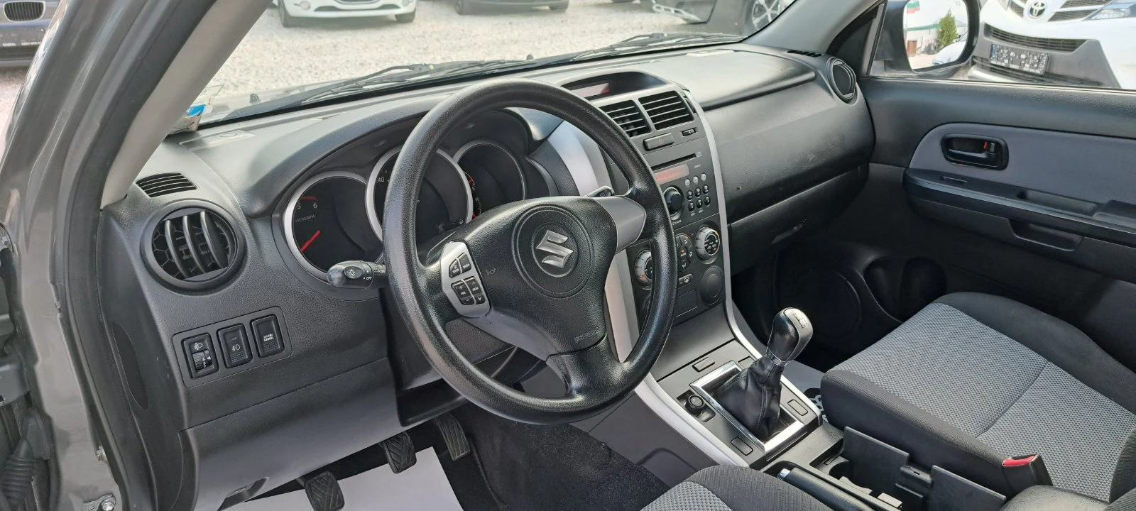 Suzuki Grand vitara 1.9 D 4X4 Клима Реални километри, снимка 10 - Автомобили и джипове - 56225793