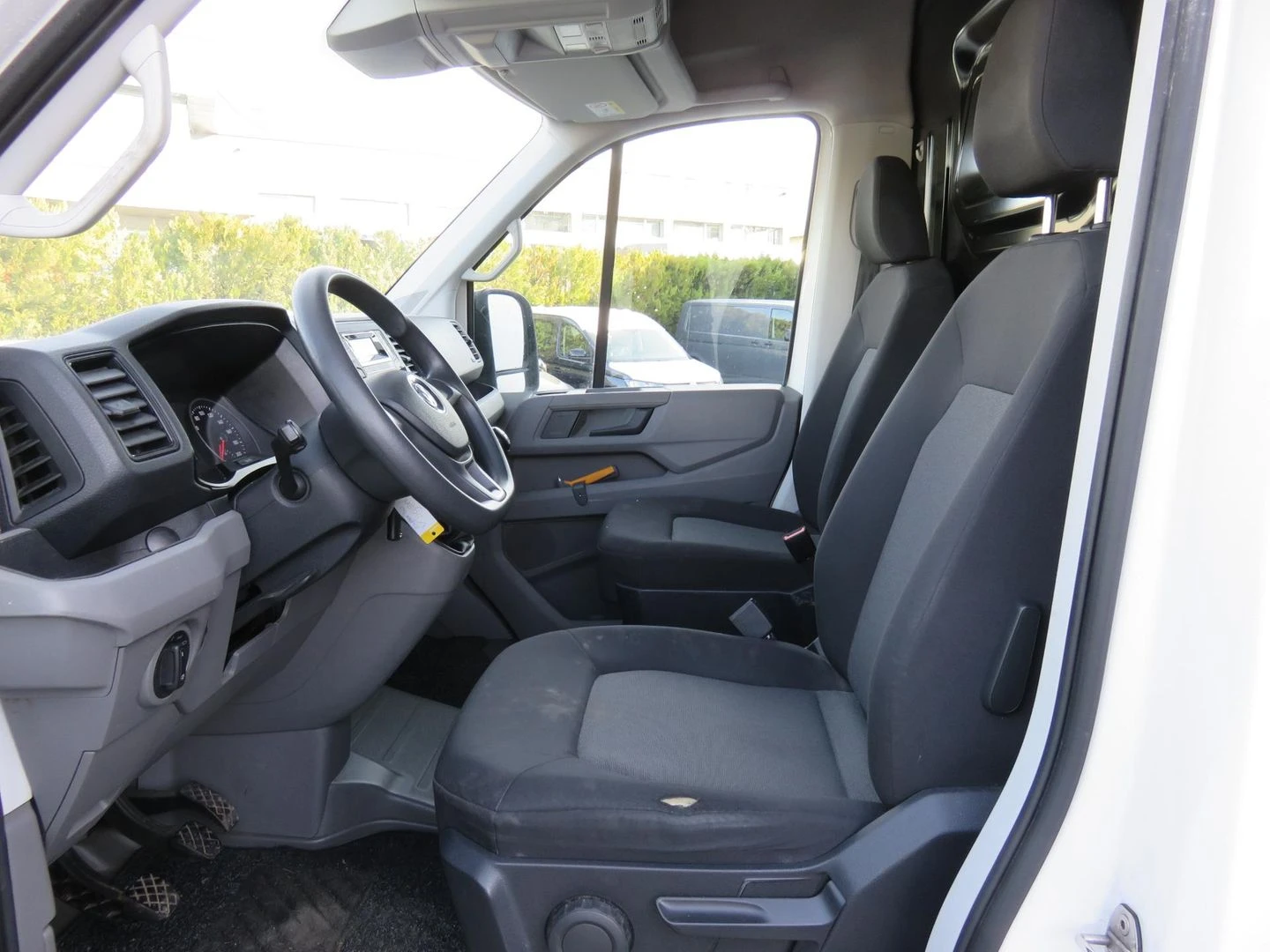 VW Crafter Furgon 30 SR NK 2.0 TDI PP - изображение 8