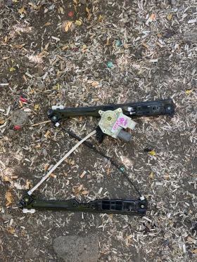 Peogeot 308T9 2013-2018г шофьорска машинка за ел стъкло, снимка 3