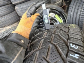 Гуми Зимни 235/40R18, снимка 3