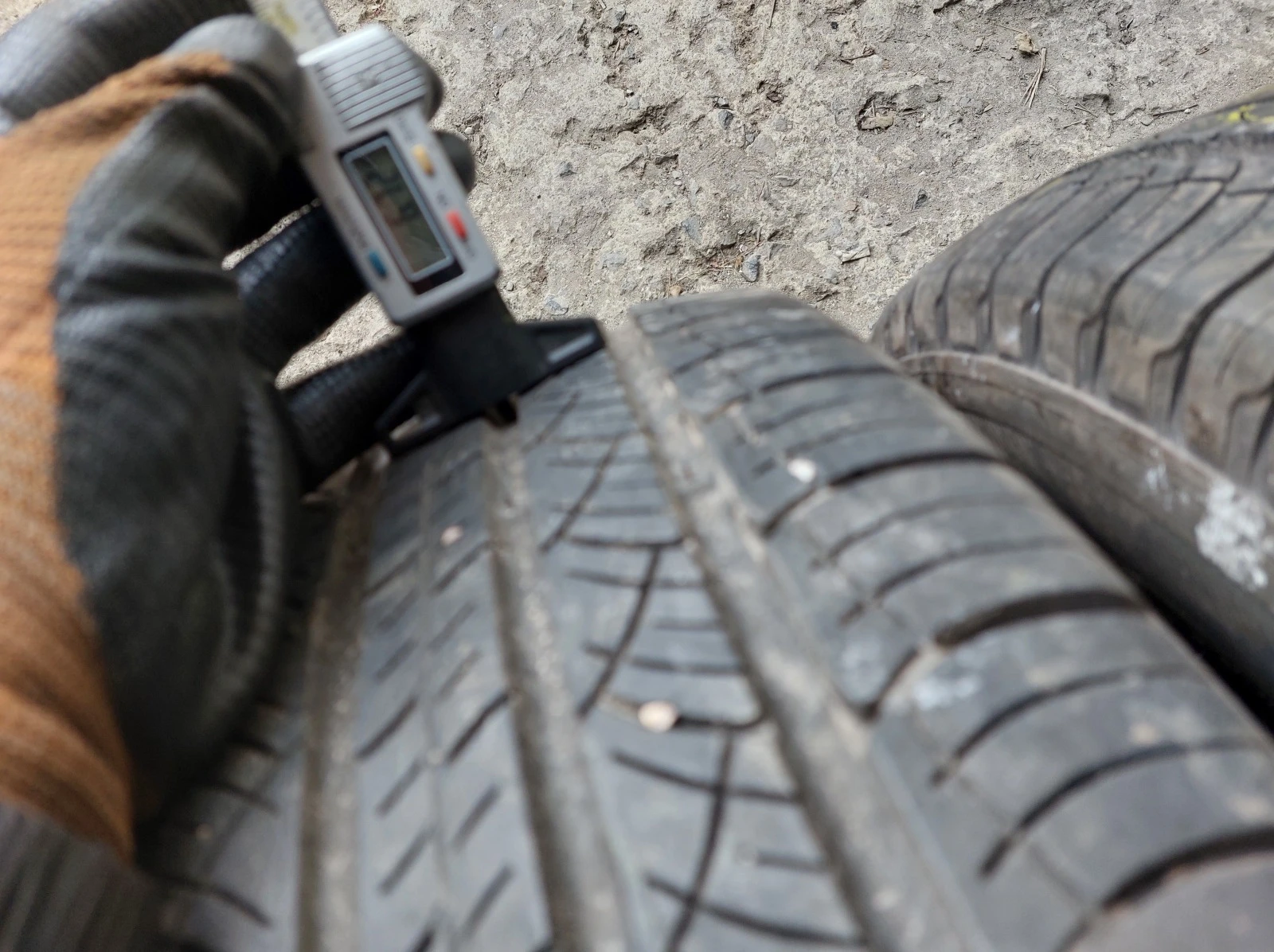 ���� 235/65R17 | Mobile.bg � ����������� 4