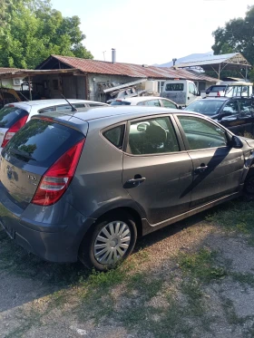 Hyundai I30 1.6CRDI    | Mobile.bg    7