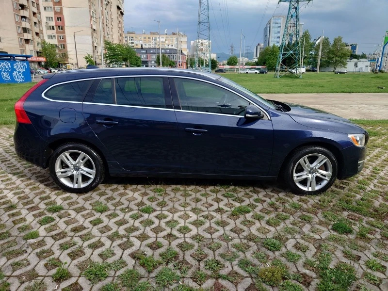 Volvo V60 T5 AWD, снимка 5 - Автомобили и джипове - 47309638