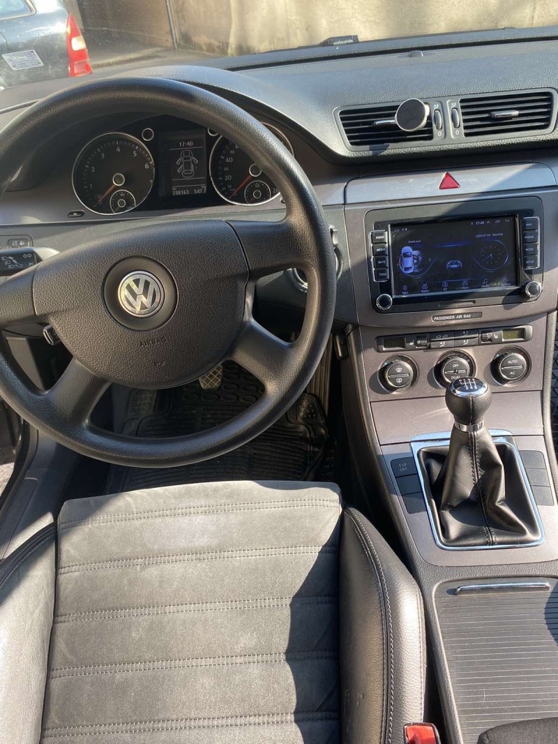 VW Passat 1.4tsi, снимка 9 - Автомобили и джипове - 46023036