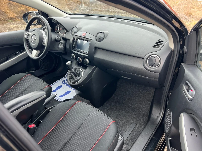 Mazda 2 1.6d Euro5b//2014г//Подгряване на седалките, снимка 12 - Автомобили и джипове - 49316891