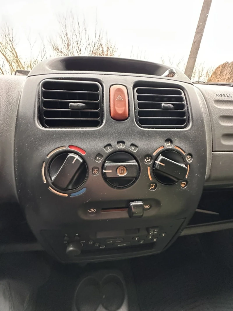 Opel Agila 1.0i, снимка 13 - Автомобили и джипове - 50321699