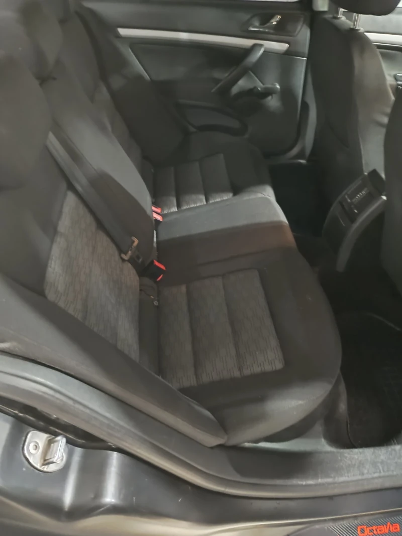 Skoda Octavia 1.6TDI, снимка 3 - Автомобили и джипове - 50603891