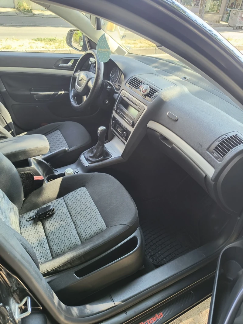 Skoda Octavia 1.6TDI, снимка 7 - Автомобили и джипове - 50603891