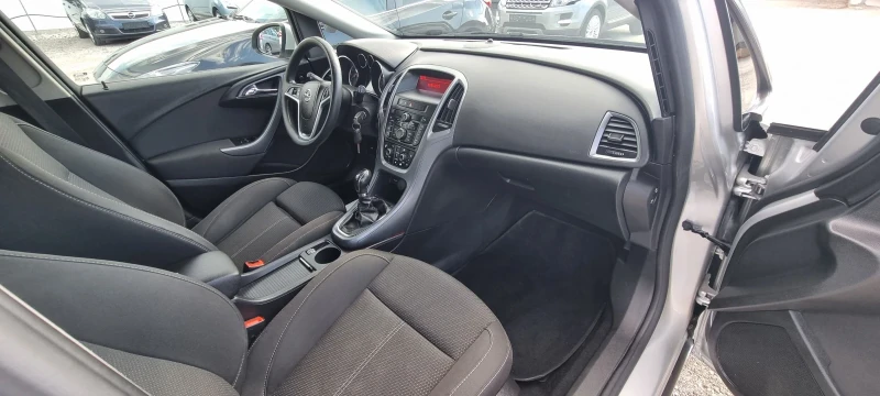 Opel Astra 1.4Т 120к.с., снимка 10 - Автомобили и джипове - 51119840