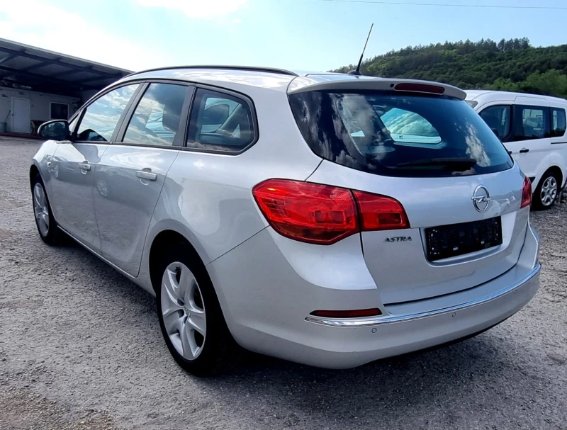 Opel Astra 1.4Т 120к.с., снимка 6 - Автомобили и джипове - 51119840
