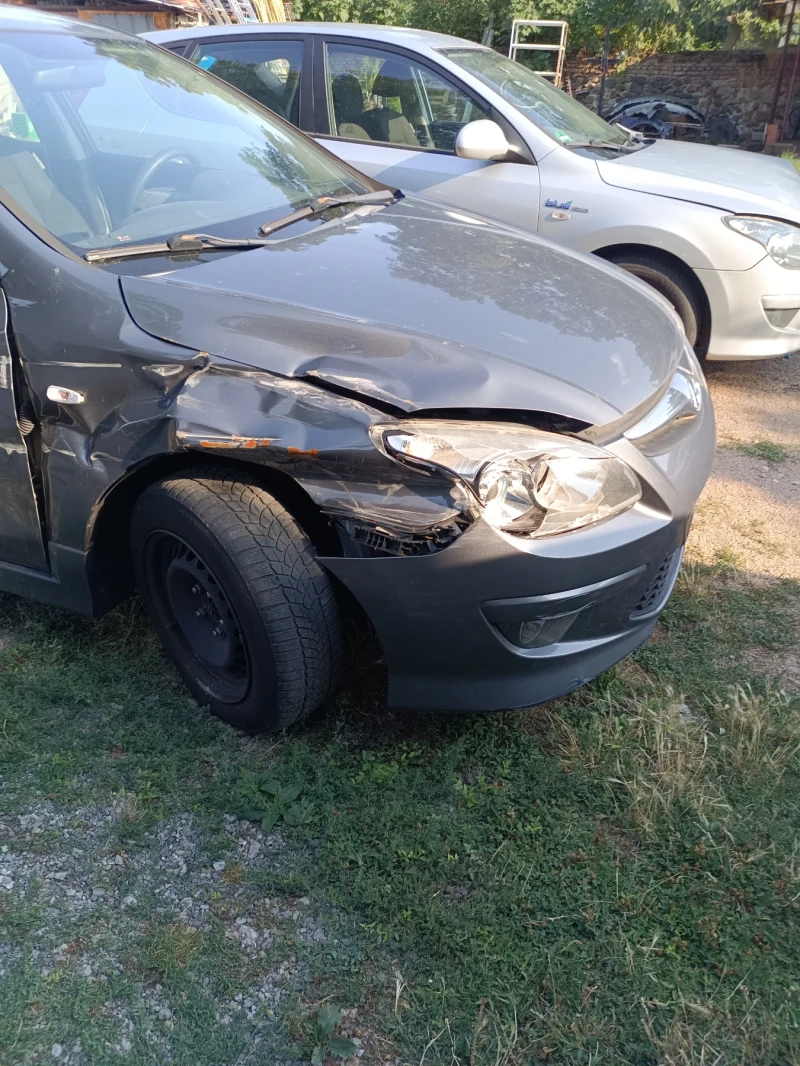 Hyundai I30 1.6CRDI цена за двата, снимка 8 - Автомобили и джипове - 52407842