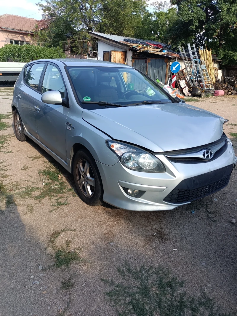 Hyundai I30 1.6CRDI цена за двата