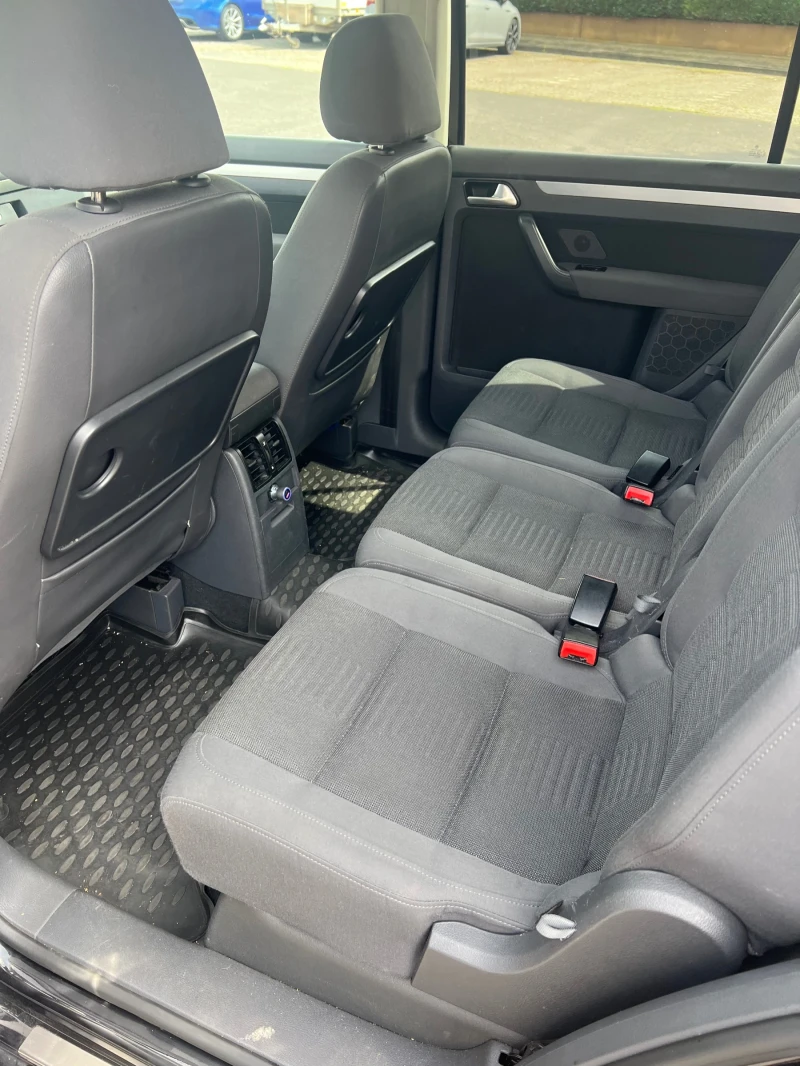VW Touran 2.0 tdi , снимка 7 - Автомобили и джипове - 52267740