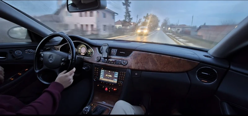 Mercedes-Benz CLS 320, снимка 8 - Автомобили и джипове - 52367668