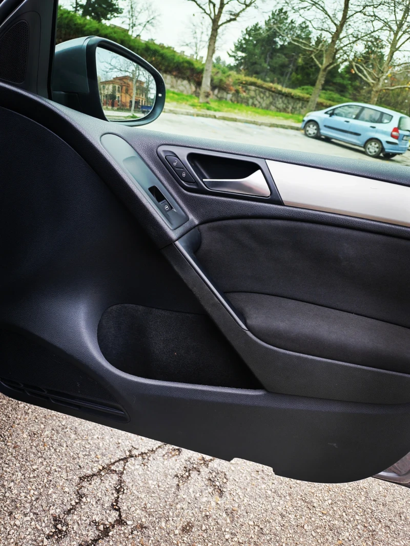 VW Golf 2.5 бензин, снимка 6 - Автомобили и джипове - 52683148