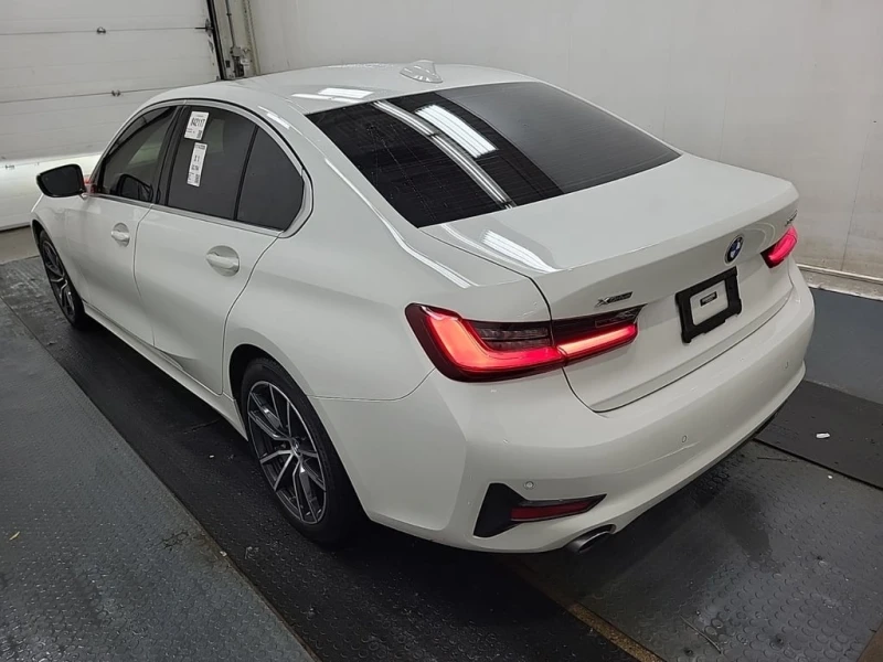 BMW 330 * 330I XDRIVE * CARFAX * БЕЗ ПЪРВОНАЧАЛНА ВНОСКА, снимка 4 - Автомобили и джипове - 53089315