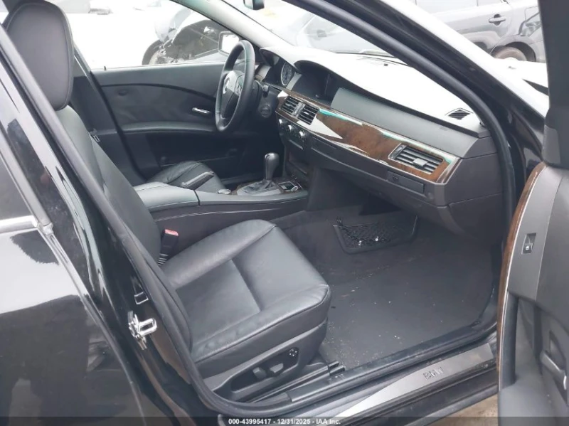 BMW 525 3.0L I-6 DOHC, VVT, 215HP All Wheel Drive, снимка 5 - Автомобили и джипове - 53203916