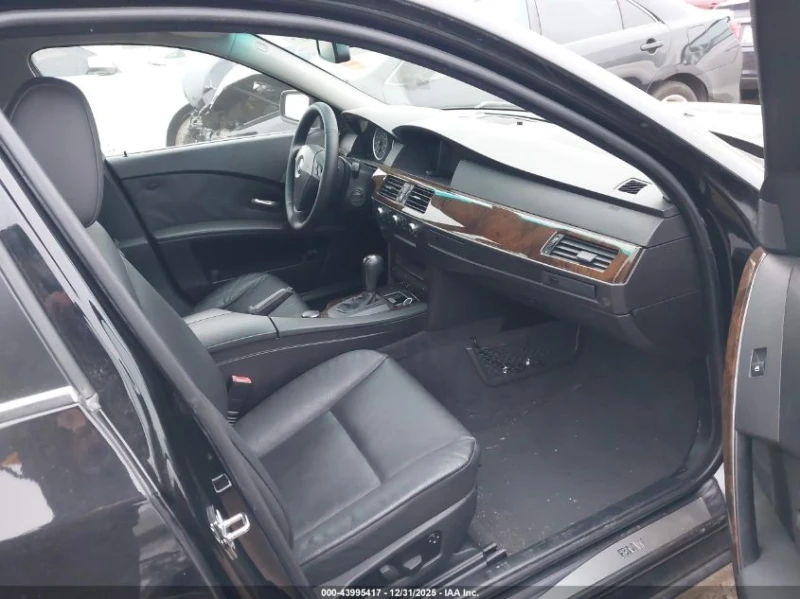 BMW 525 3.0L I-6 DOHC, VVT, 215HP All Wheel Drive, снимка 10 - Автомобили и джипове - 53203916